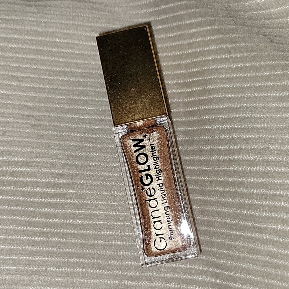 Grande Glow liquid highlighter